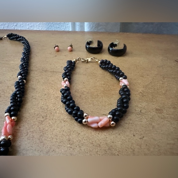 Necklace, bracelet, earring set - Picture 3 of 4